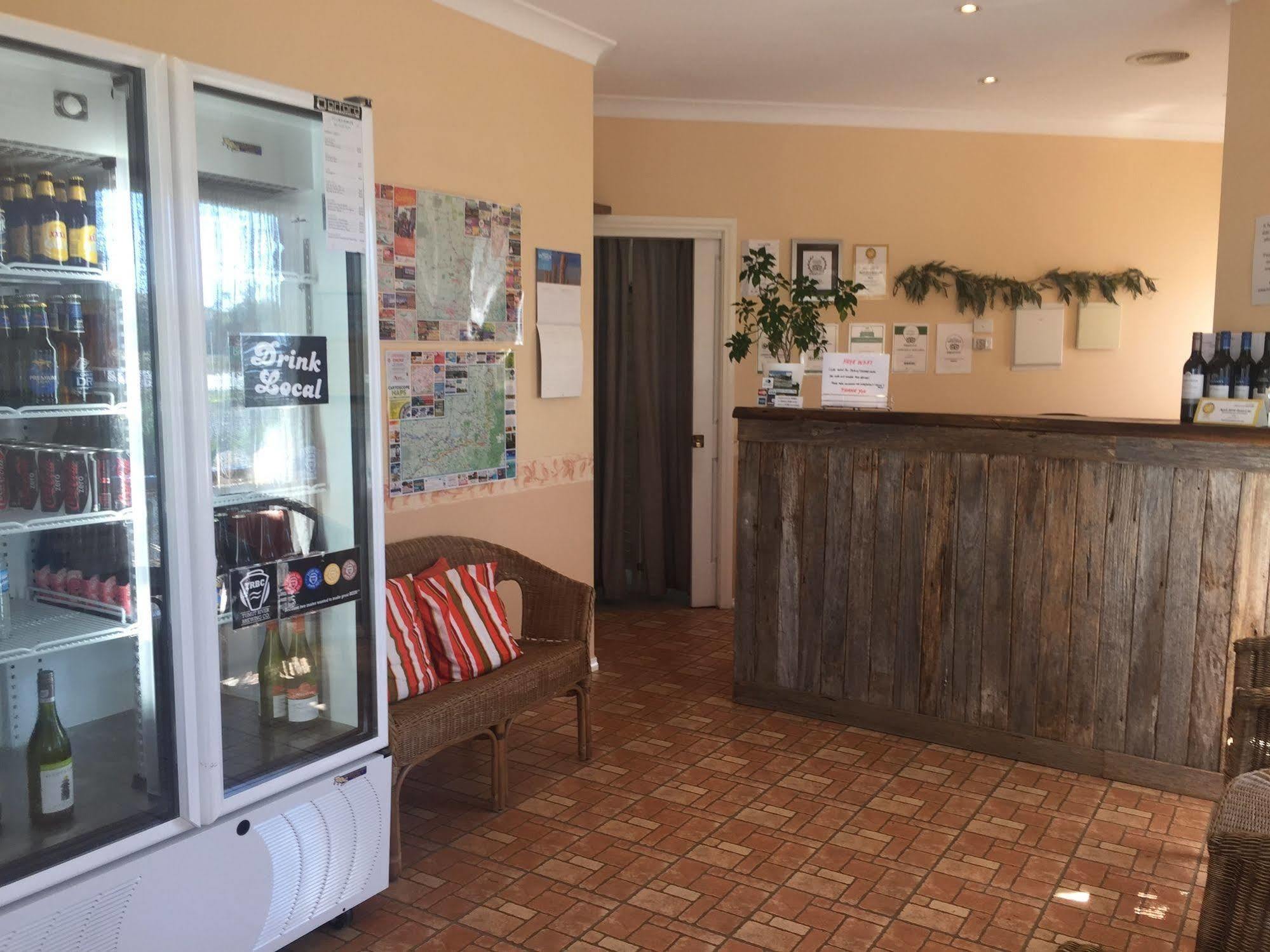 Tuckerbox Motor Inn Gundagai Exteriör bild